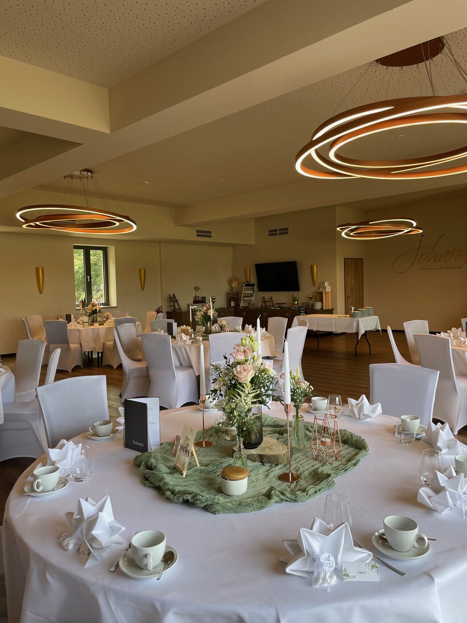 Winterliche Restaurantatmosphäre